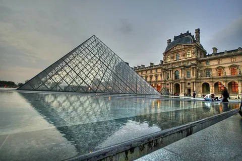 Smart Shading Systems: How Louvre Solutions Improve Energy Efficiency